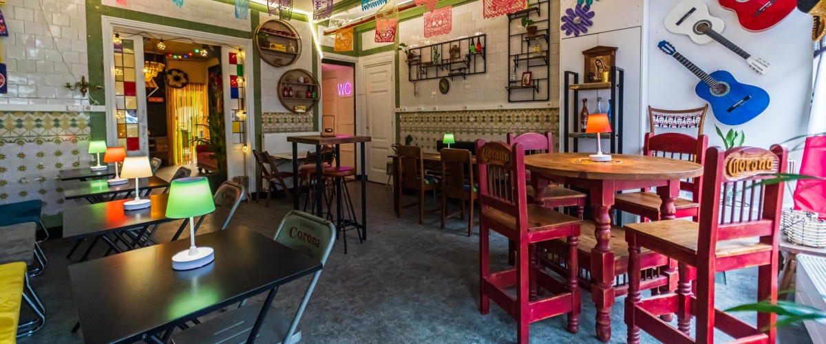 Restaurant aan de Zoutmanstraat met mogelijkheid tot afhaal/ bezorgen