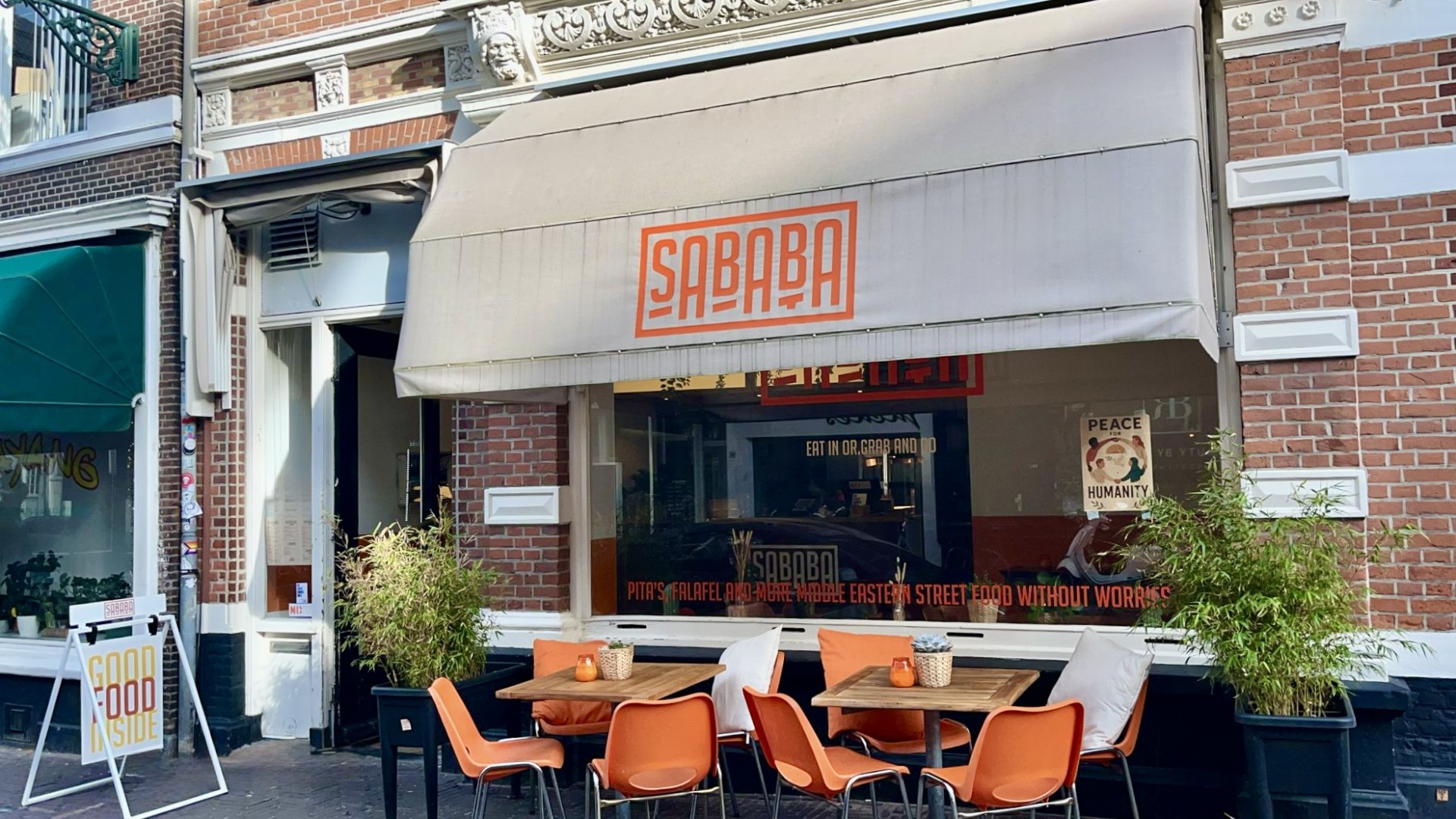 Hoeklocatie met ruim terras op de Prinsestraat met horecabestemming