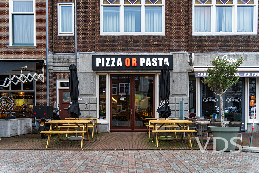 Restaurant/ fastfoodrestaurant aan de Stationsweg