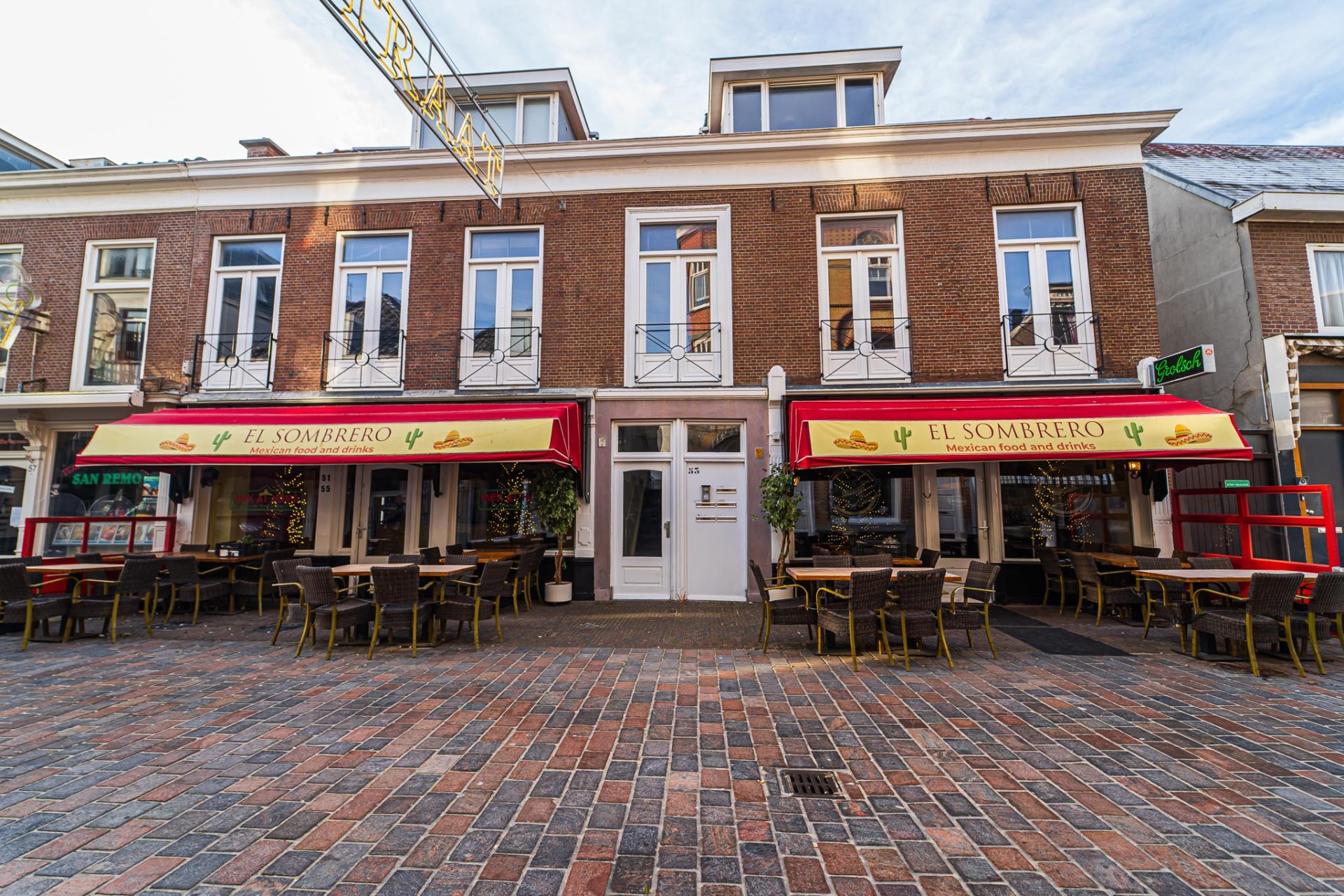 Compleet Restaurant met aparte Afhaal –en bezorgruimte 